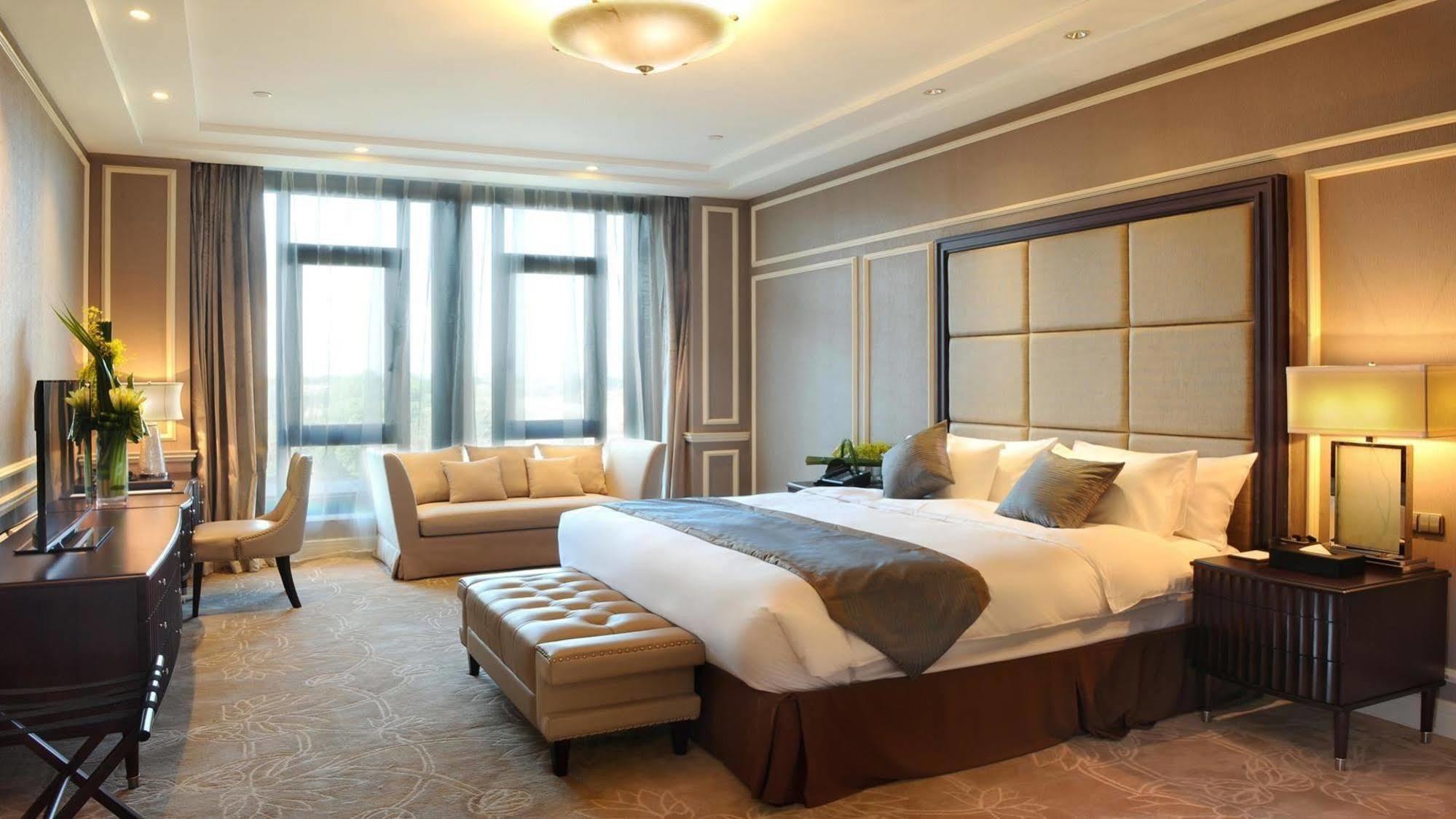 Khách sạn Lane Aura 5*